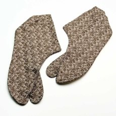画像3: 通年履けるレース足袋「葉っぱのレース」胡桃 (3)