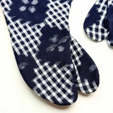 画像3: 【久留米絣】野村織物さんの柄足袋《花菱格子》｜日本製・木綿着物に合う柄足袋 (3)