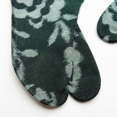 画像6: 【久留米絣】野村織物さんの柄足袋《コットンフラワー》八女茶グリーン｜日本製・木綿着物に合う柄足袋 (6)