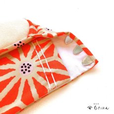 画像4: 槙恵さんセレクト生地で作った柄足袋「アサノハオレンジ」 (4)