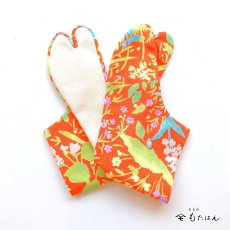 画像3: 槙恵さんセレクト生地で作った柄足袋「パッションフラワー」 (3)
