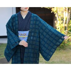 画像2: すっきりと軽い洗えるレースの単衣羽織｜霞格子「フォレストグリーン」 (2)