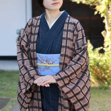 画像3: すっきりと軽い洗えるレースの単衣羽織｜霞格子「キャメル」 (3)