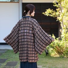 画像6: すっきりと軽い洗えるレースの単衣羽織｜霞格子「キャメル」 (6)