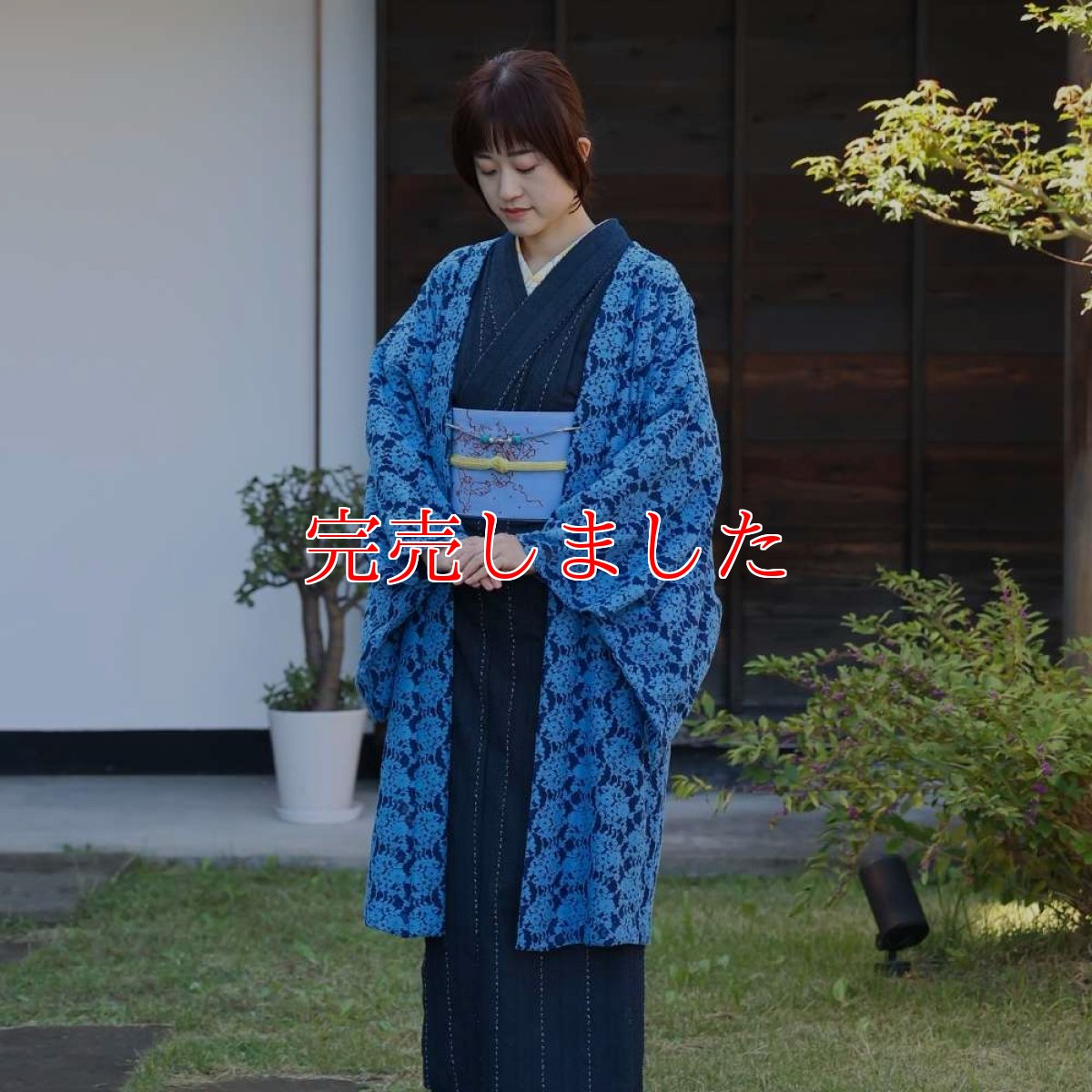 画像4: すっきりと軽い洗えるレースの単衣羽織「瑠璃の花」 (4)