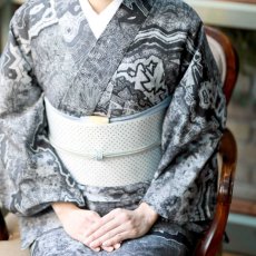 画像4: 博多八寸帯「雨音」月白｜コレカラキモノ企画室 (4)