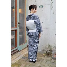 画像5: 洗える綿麻着物「地層」アイスグレー｜板締め絞り｜コレカラキモノ企画室 (5)
