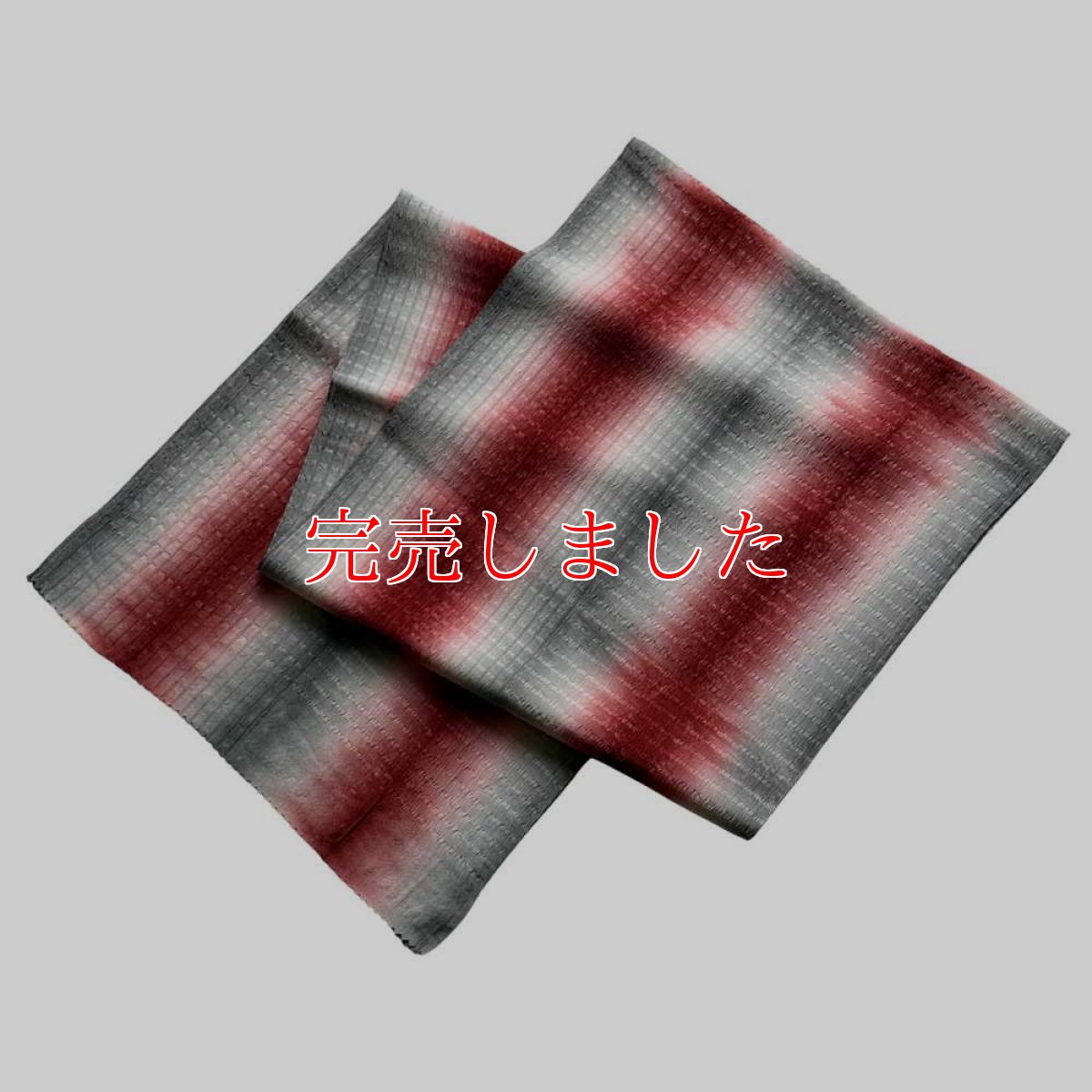 画像3: 【藤井絞】通年使える2WAY帯揚げ「花結」チャコール×レッド｜リボン絞り・絹100％｜コレカラキモノ企画室 (3)