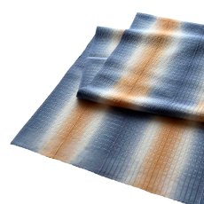 画像3: 【藤井絞】通年使える2WAY帯揚げ「花結」ブルー×オレンジ｜リボン絞り・絹100％｜コレカラキモノ企画室 (3)