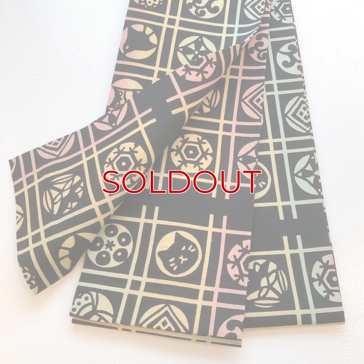 画像2: 手ぬぐい半幅帯「五福さんの天井絵」漆黒 (2)