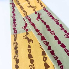 画像13: 丸久商店「馬九行久」切りばめ手ぬぐい半幅帯2026（受注生産） (13)