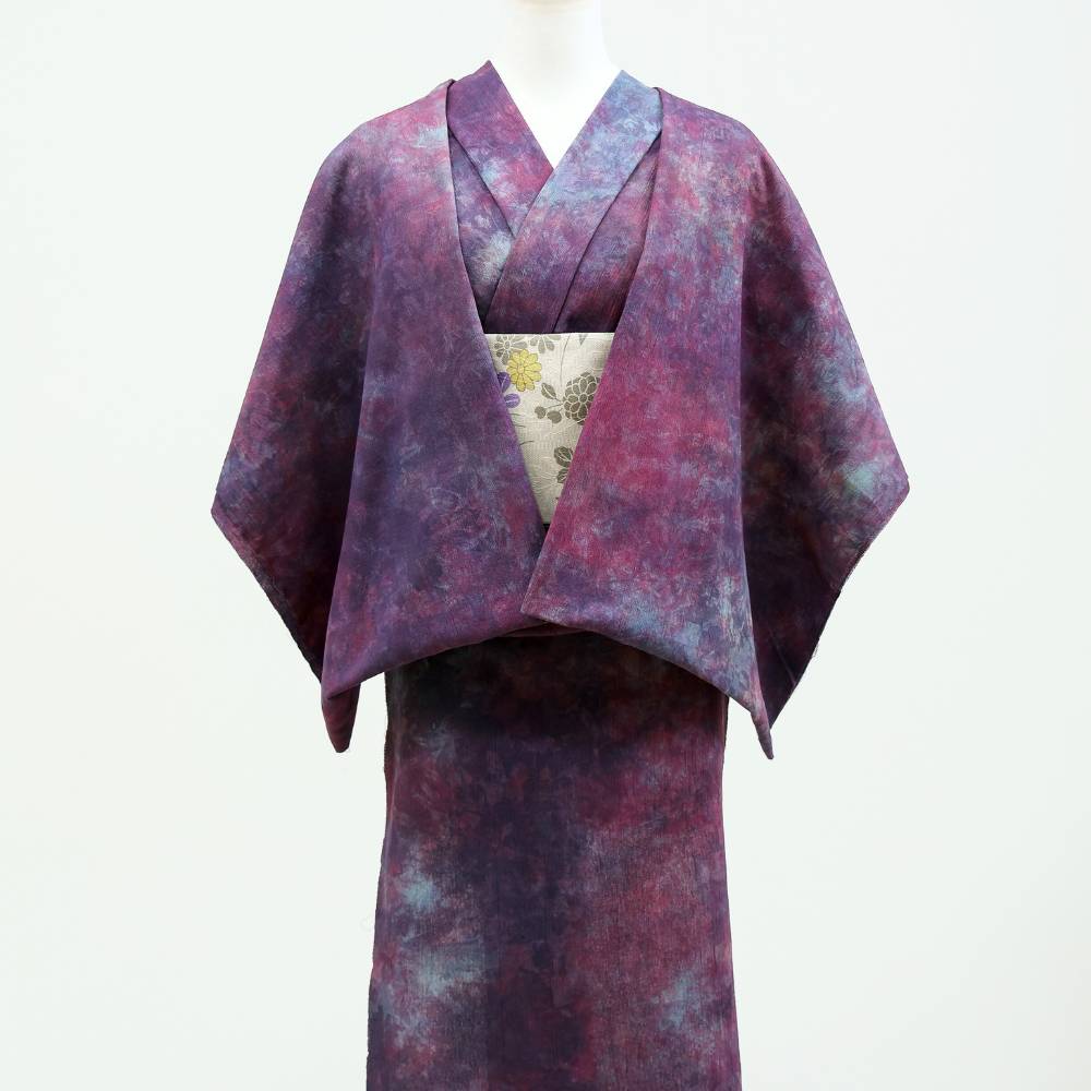 夕暮れの池を思わせる紫系の綿縮緬ムラ染め 彩睡蓮 宵紫の池