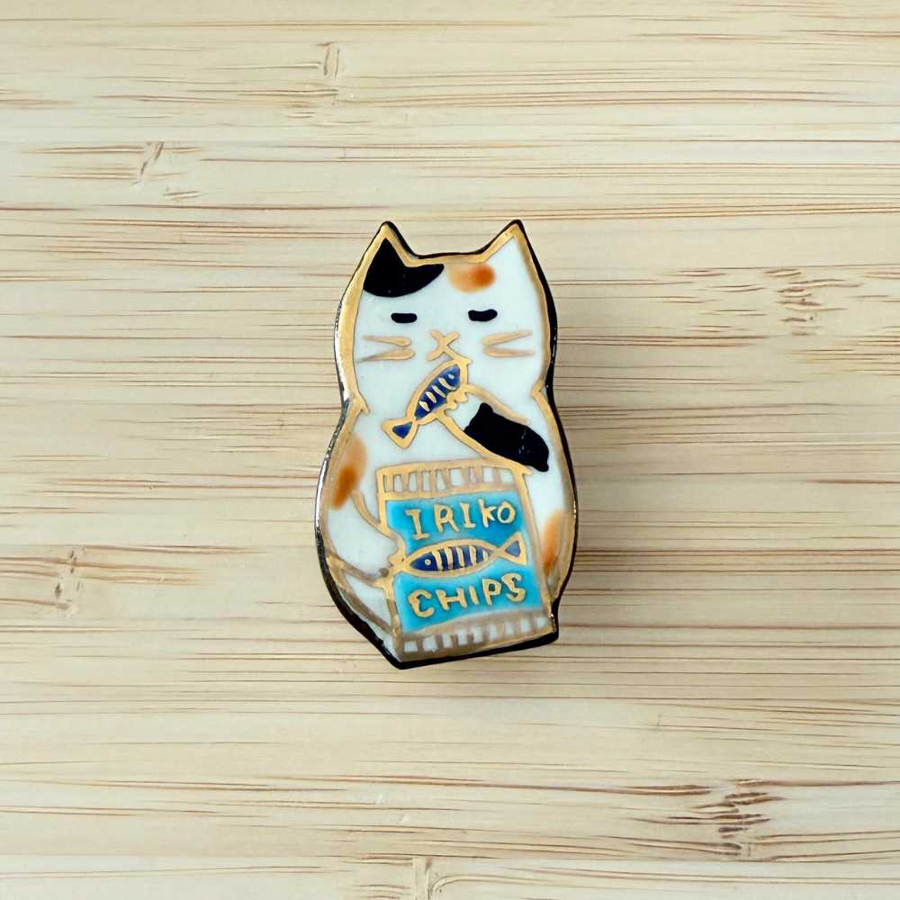 五福さんの帯留め「食いしん坊猫」